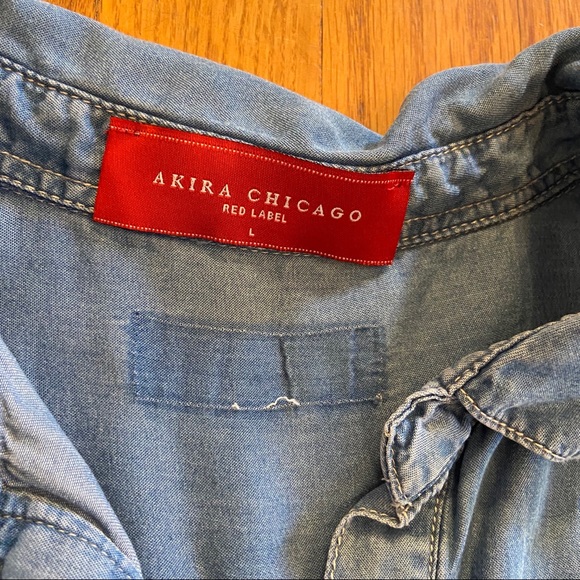 Akira Chicago Red Label Sleeveless Chambray Top - Picture 4 of 6